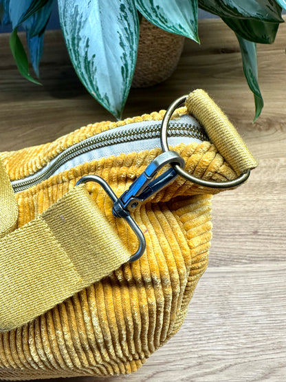 Bananentasche - Cord - ockergelb Gr. M