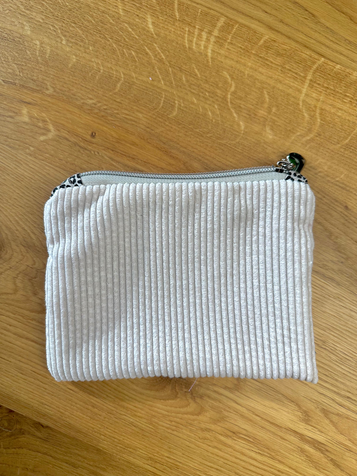 Kosmetikmäppchen beige/leo mit silber Gr. XS