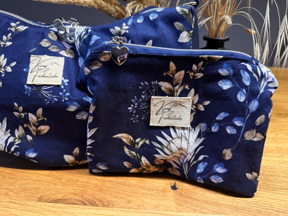 Bananentasche - blau/Blumenprint - Gr. S