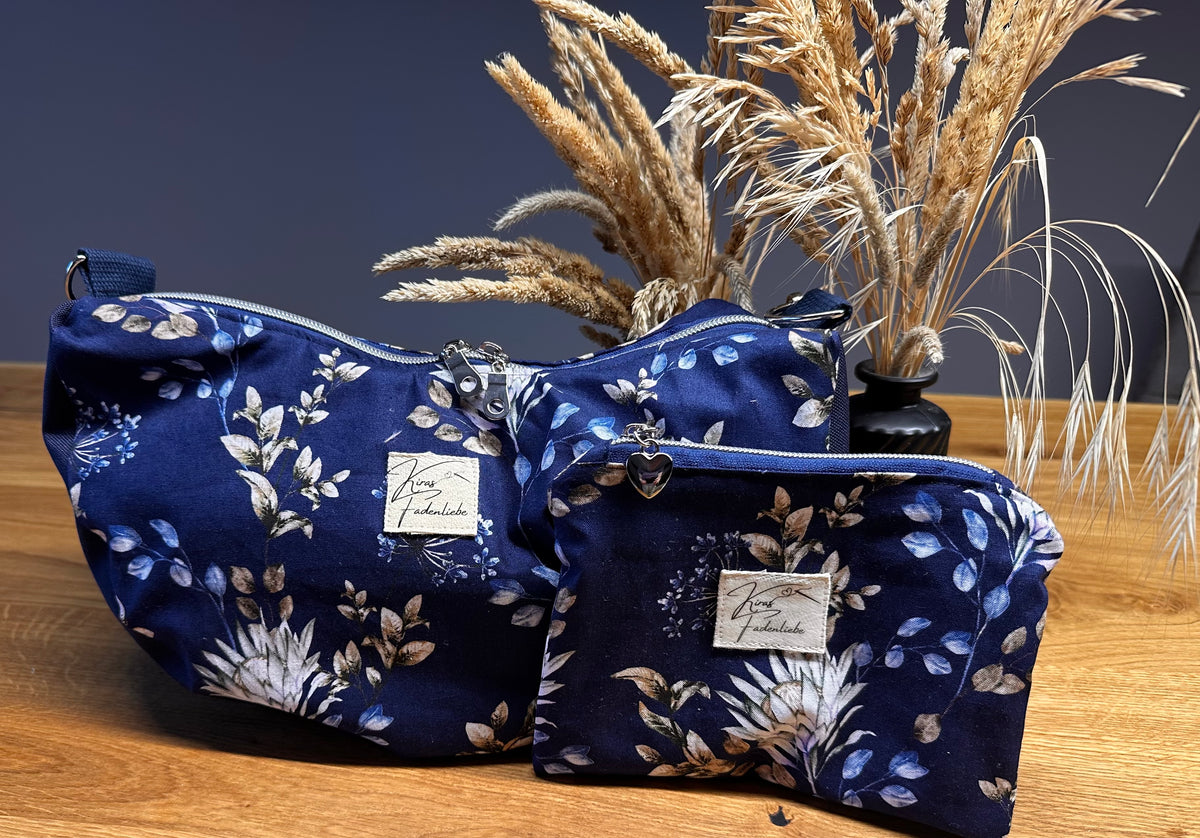 Bananentasche - blau/Blumenprint - Gr. S