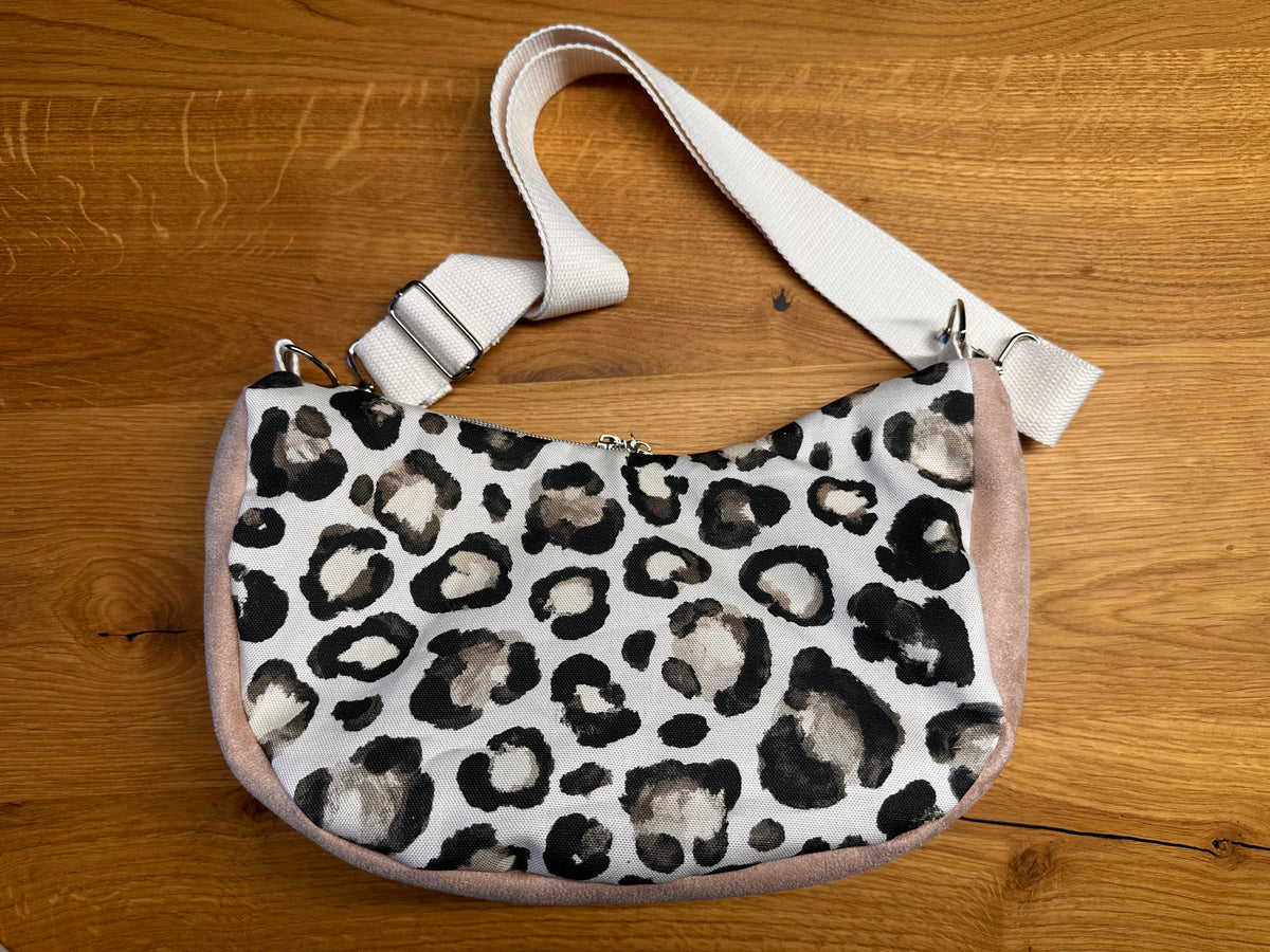 Bananentasche -rosa/ leoprint - Velourleder Gr. S