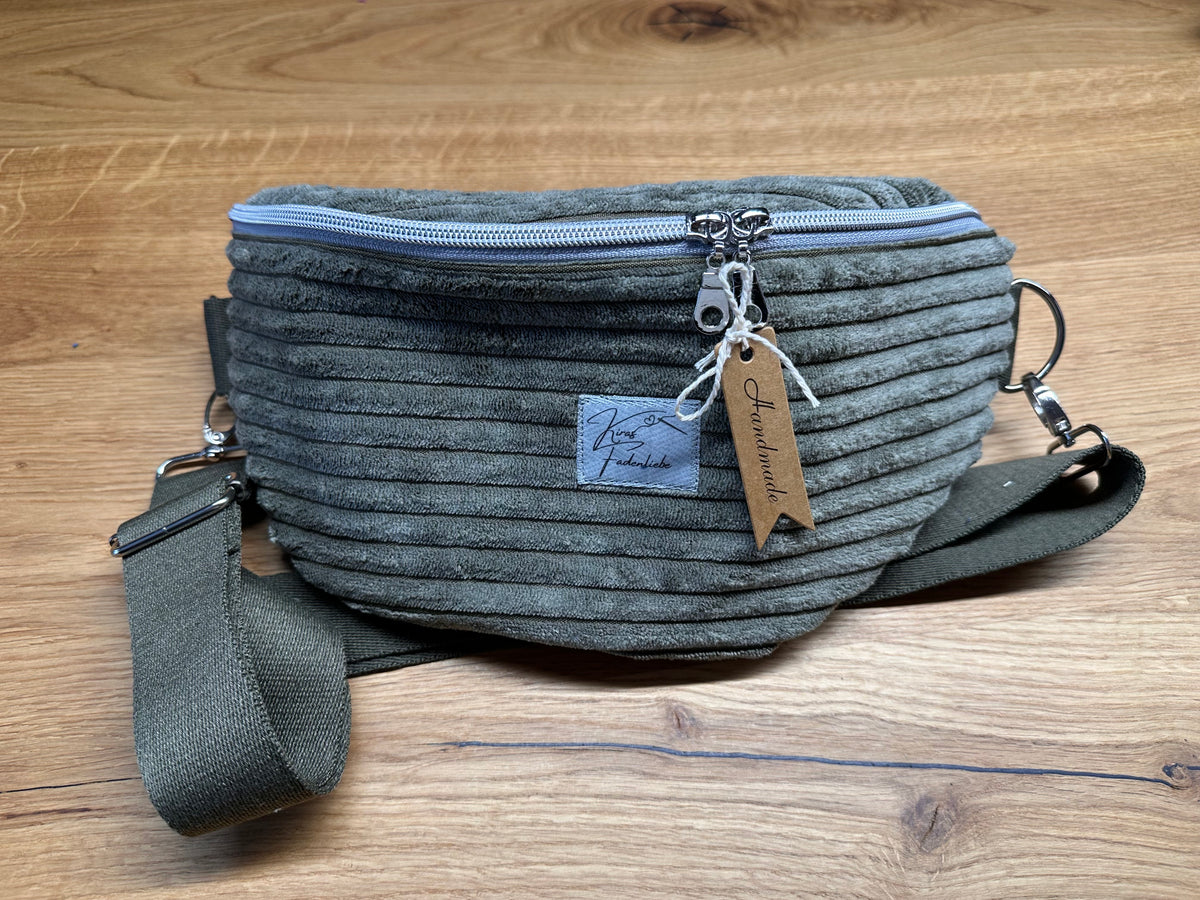 Bauchtasche Gr. M - Cord - Olive