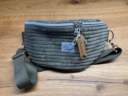 Bauchtasche Gr. M - Cord - Olive